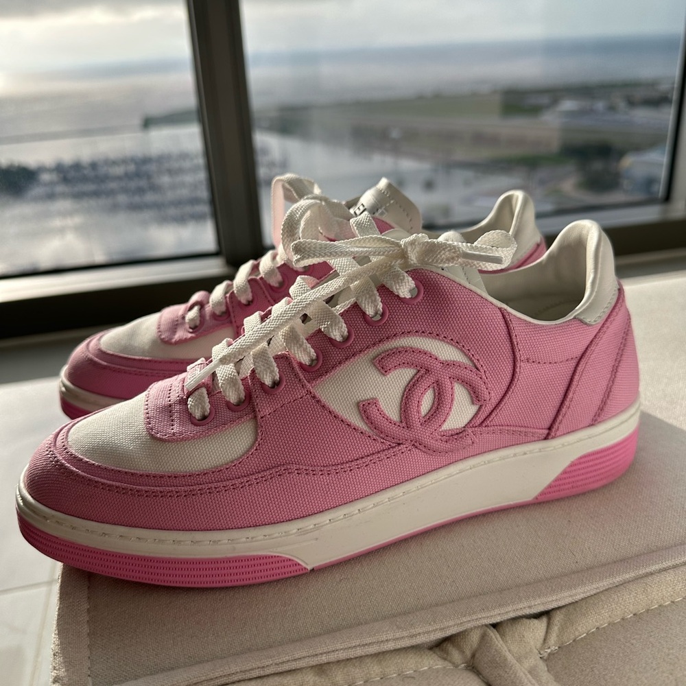 Chanel sneakers 38.5